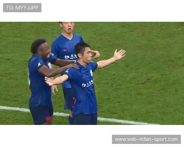 上海申花拉唐中路突破策动射门的全景软文