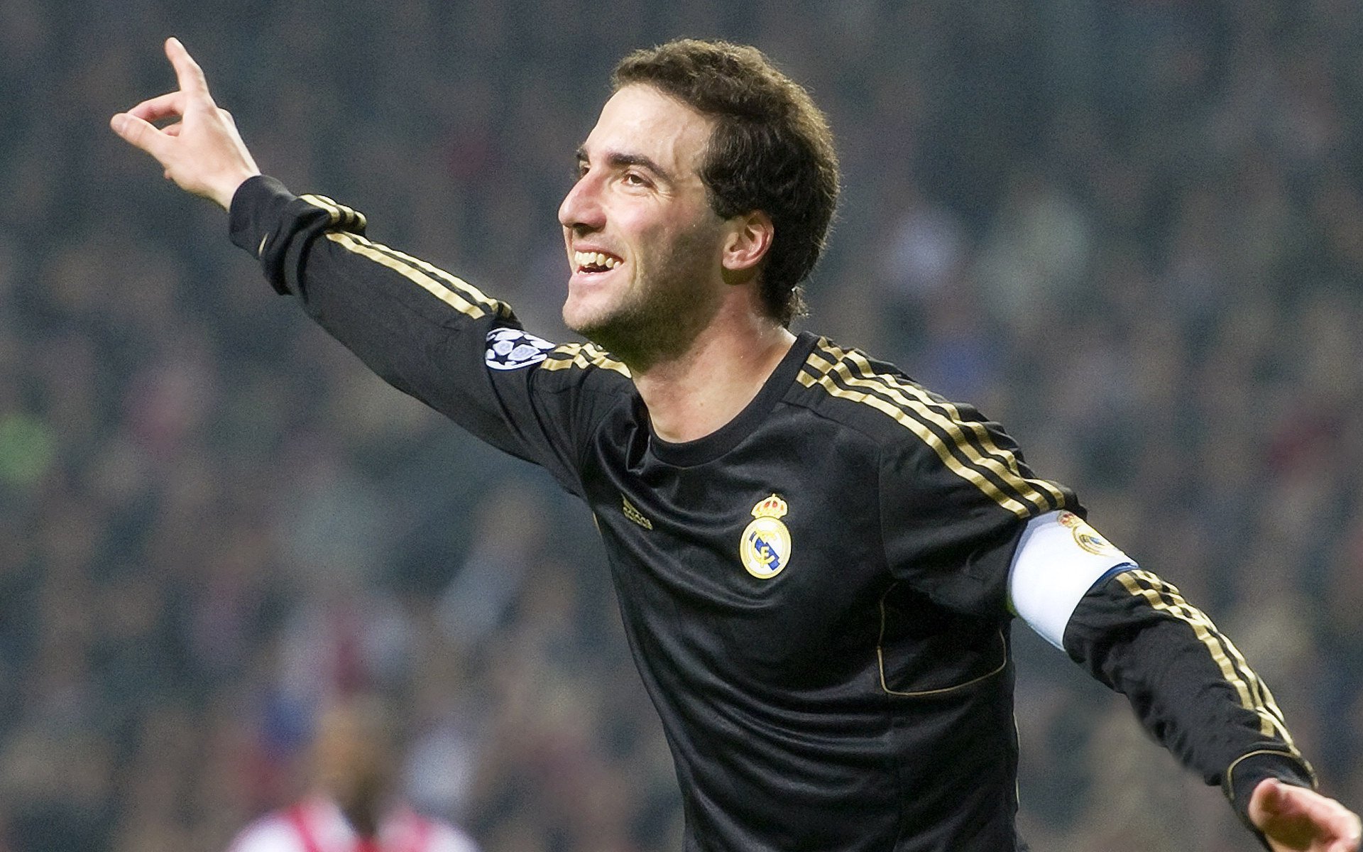 体育新闻中心发布年度体育传播发展报告，年度十大体育新闻